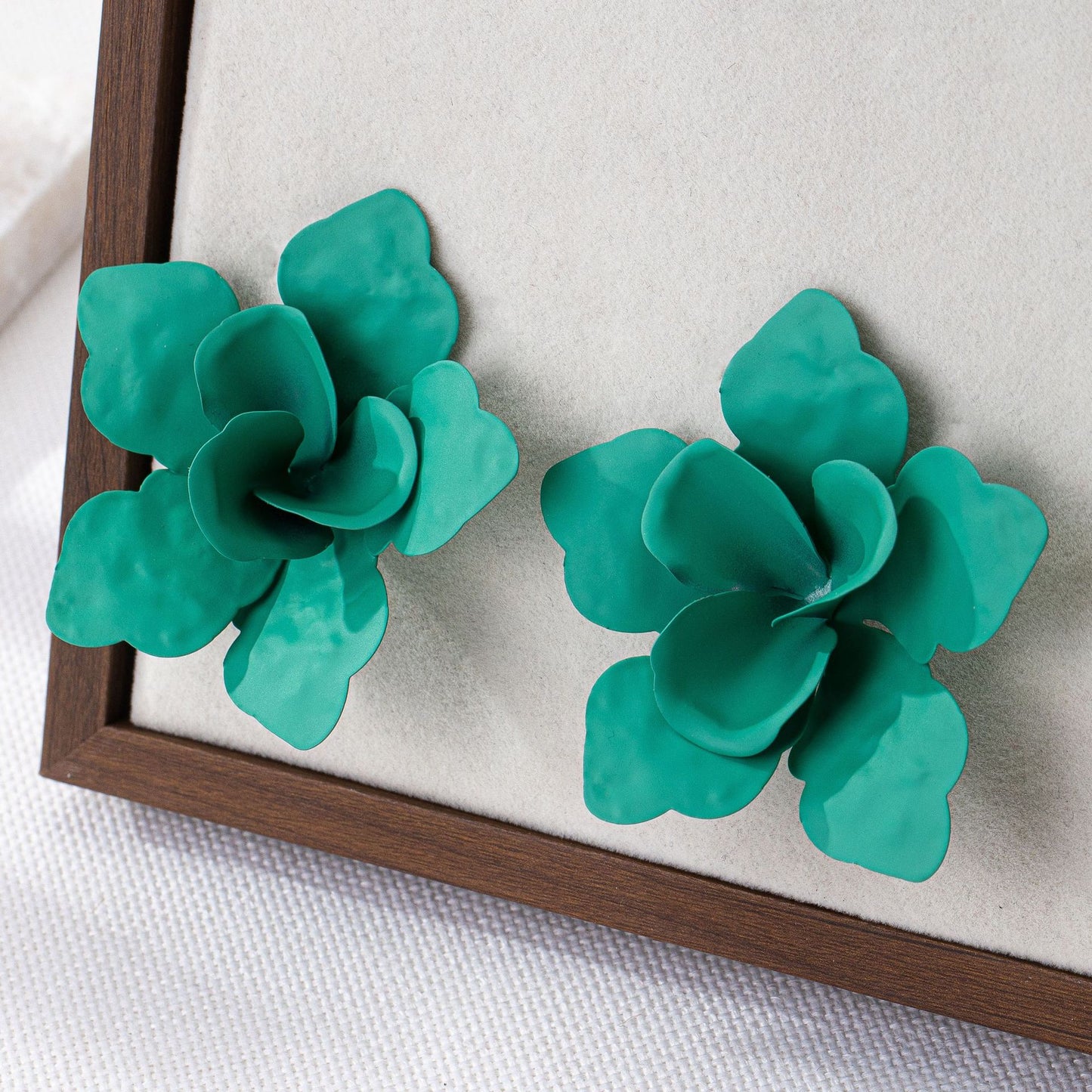 Charming Yellow Floral Earrings: Brighten Your Look!