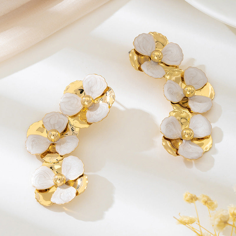 Artistic Floral Earrings: Nature-Inspired Elegance!