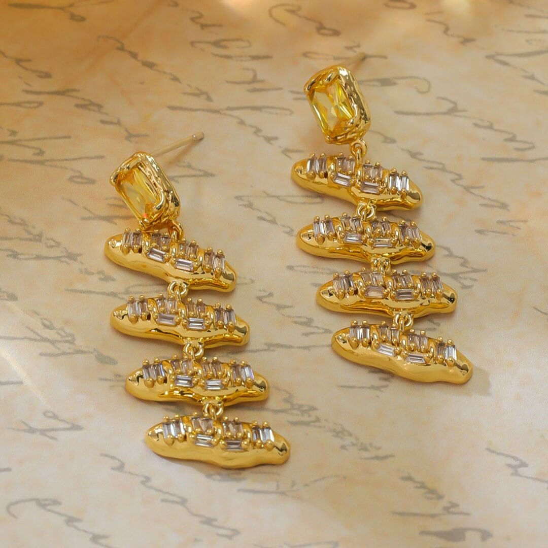 Zirconia inlaid earrings