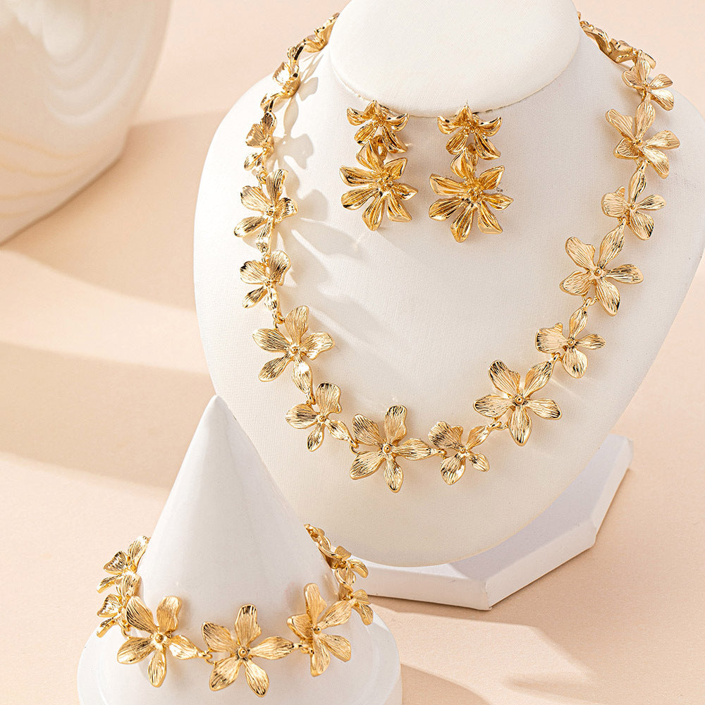 Delicate Floral Jewelry Set: Embrace Nature's Elegance!