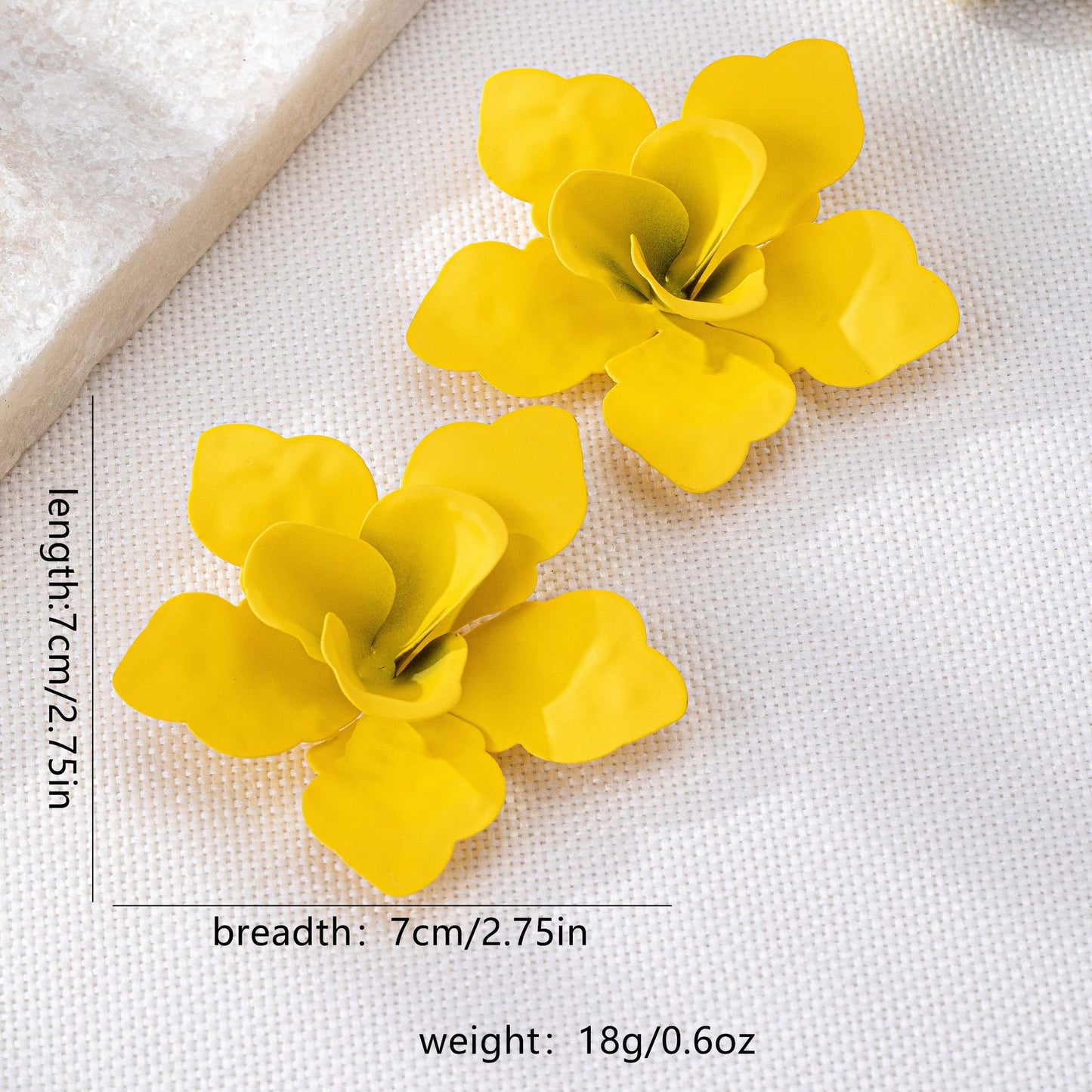 Charming Yellow Floral Earrings: Brighten Your Look!