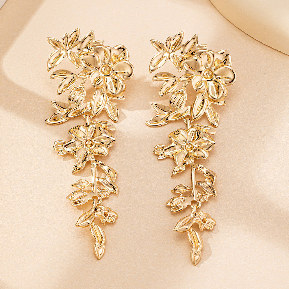 Floral Drop Earrings: Elegance in Every Petal!