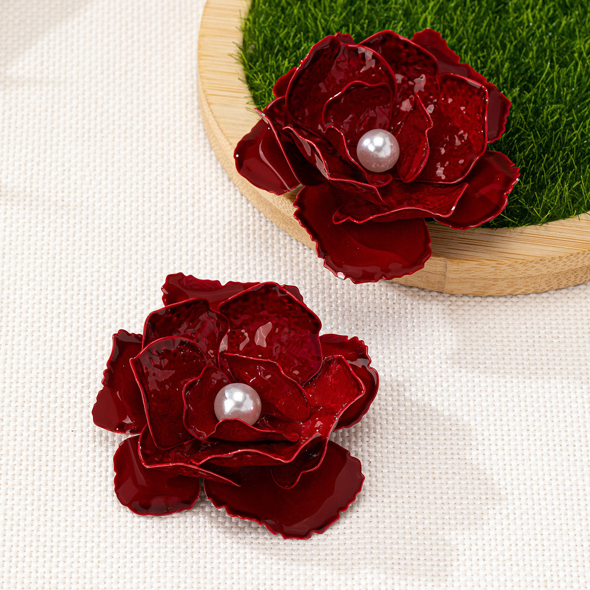 Elegant Red Flower Earrings: Bold & Beautiful!