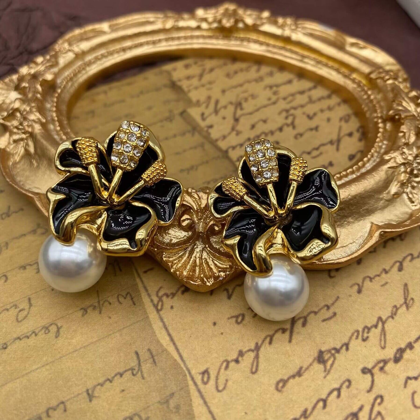 Black Flower Pearl Earrings-OYE046