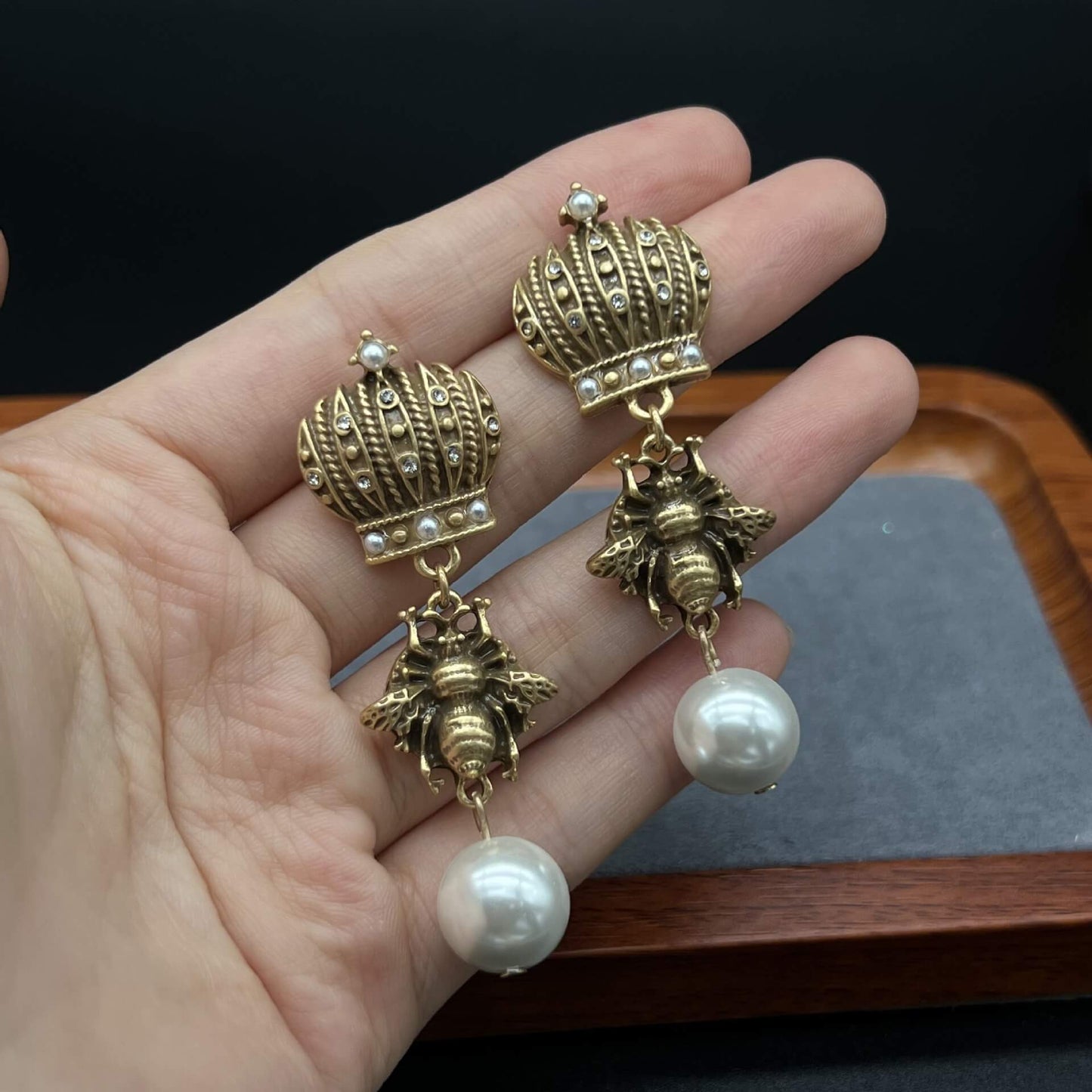 Crown earrings