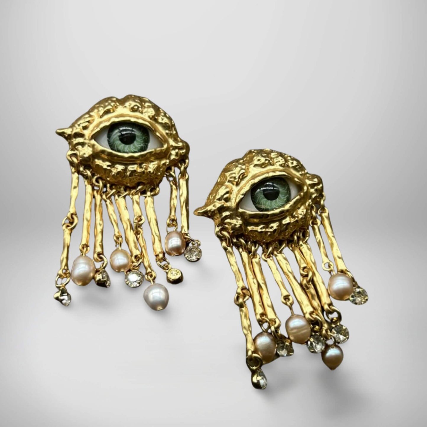 Eye earrings