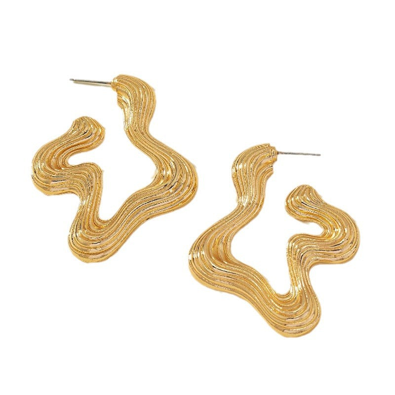 Sculptural Wave Earrings: Modern & Artistic!