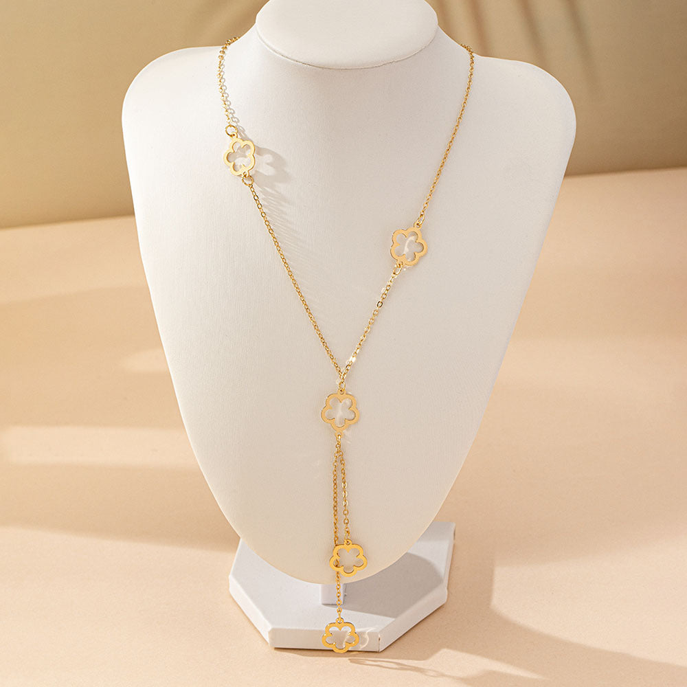 Charming Floral Lariat Necklace: Effortless Style!