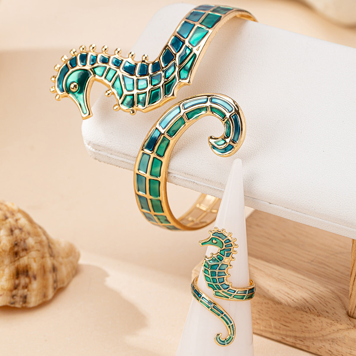 Seahorse Jewelry Set: Whimsical Elegance!