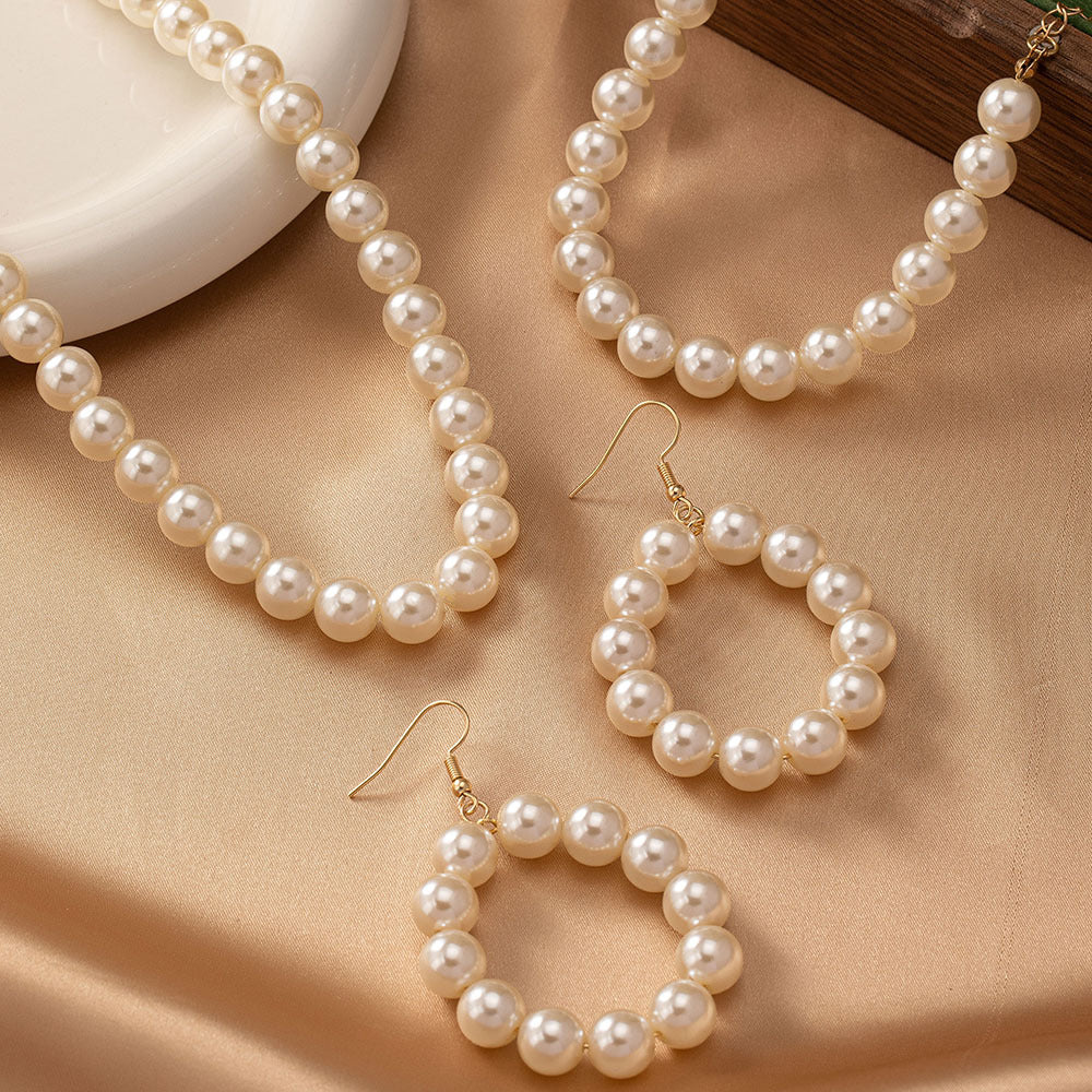 Classic Pearl Jewelry Set: Timeless Elegance!