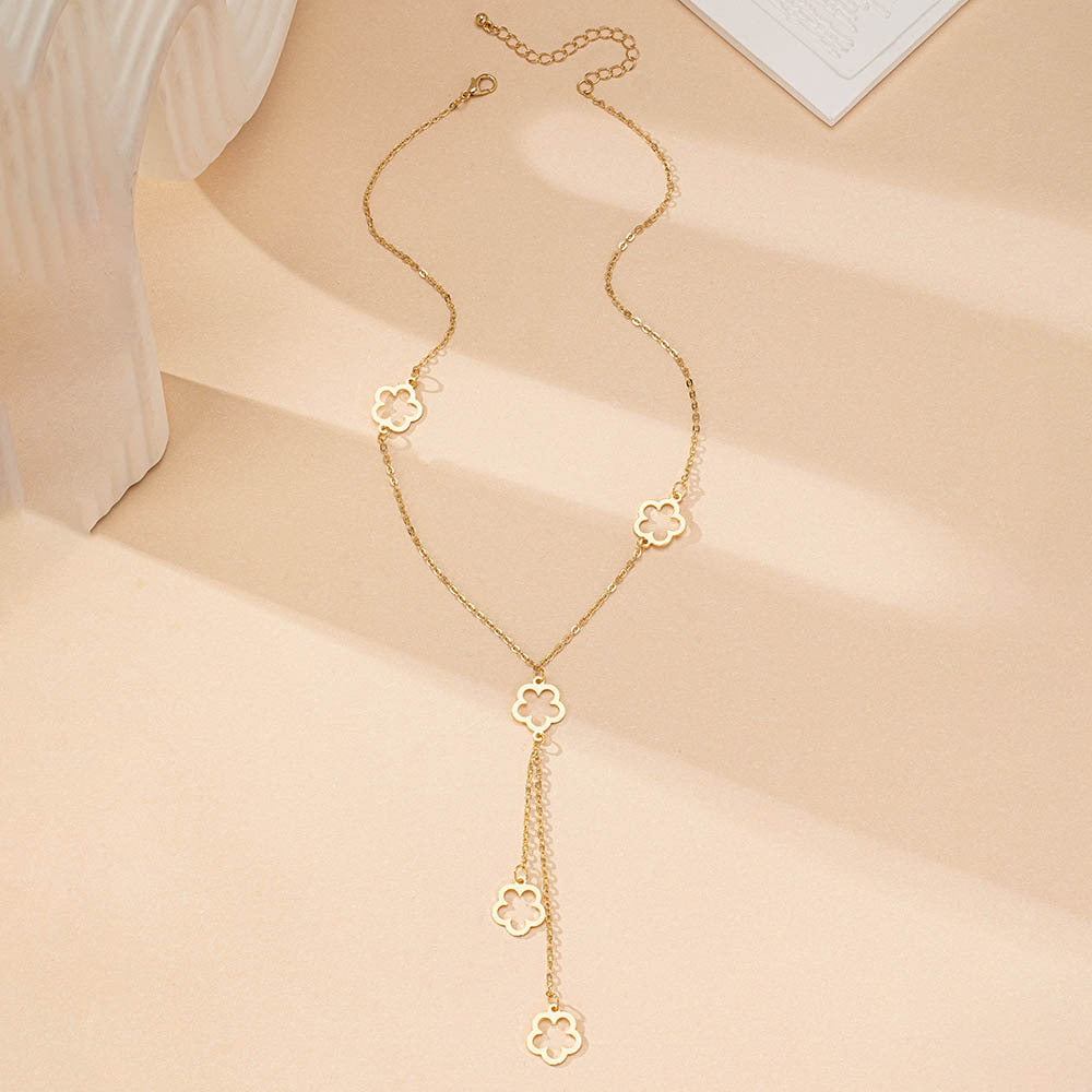Charming Floral Lariat Necklace: Effortless Style!