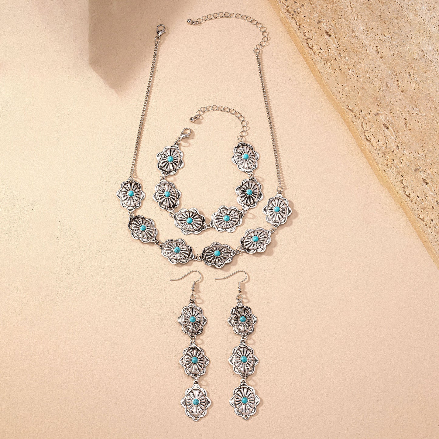 Elegant Silver Floral Jewelry Set: Timeless Charm!