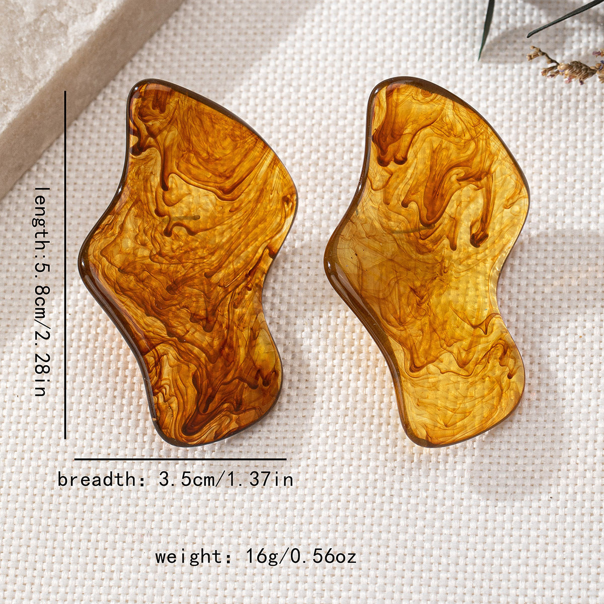 Chic Abstract Resin Earrings: Modern & Stylish!