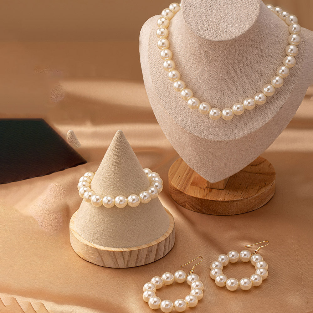 Classic Pearl Jewelry Set: Timeless Elegance!