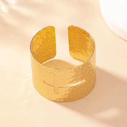 Stylish Hammered Cuff Bracelet: A Modern Statement!