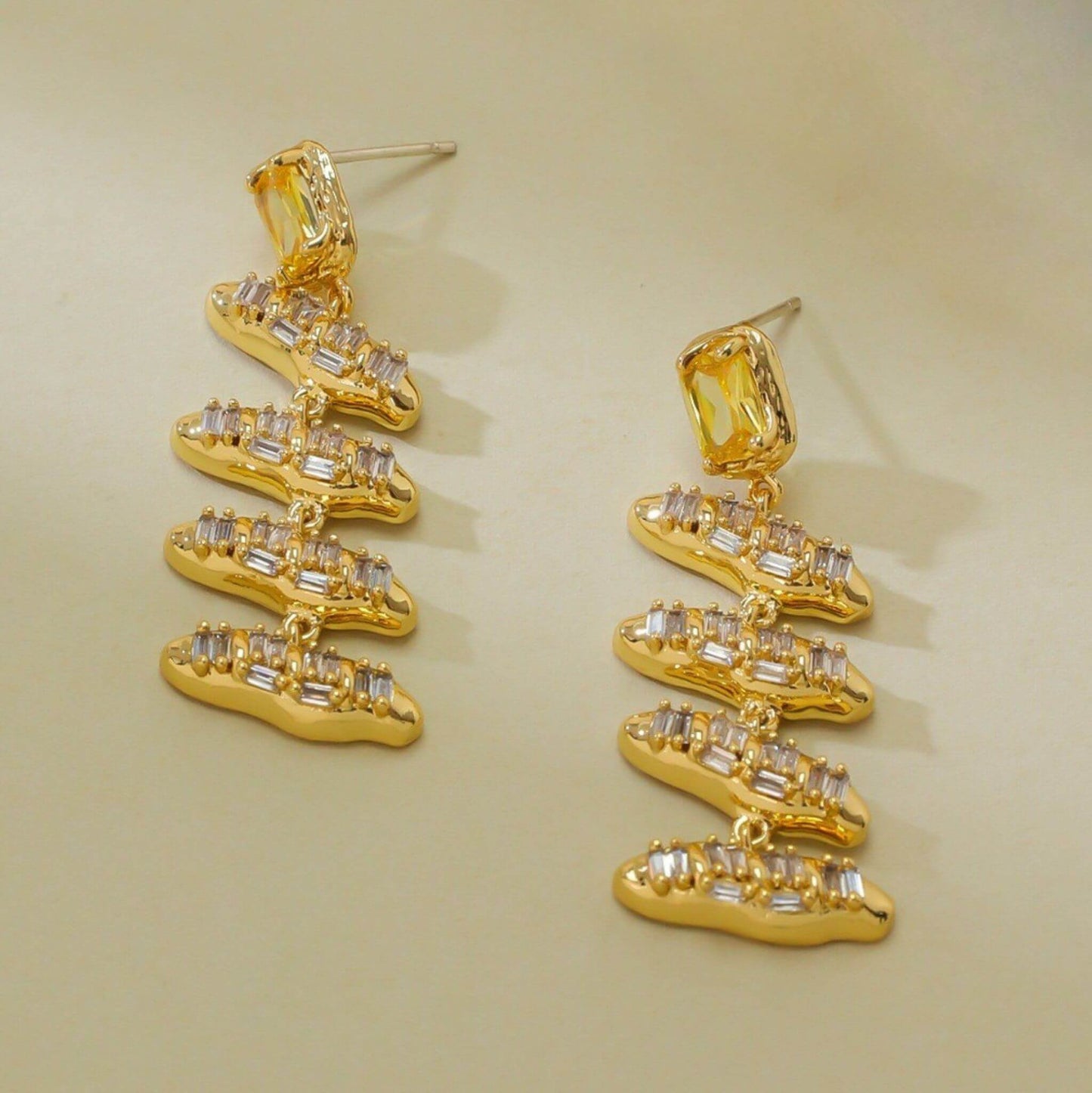 Zirconia inlaid earrings