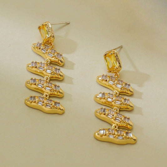 Zirconia inlaid earrings