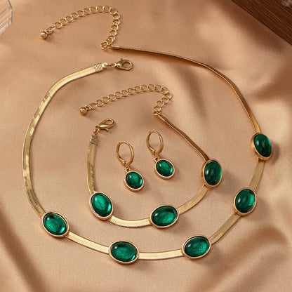 Elegant Emerald Jewelry Set: Timeless Glamour!