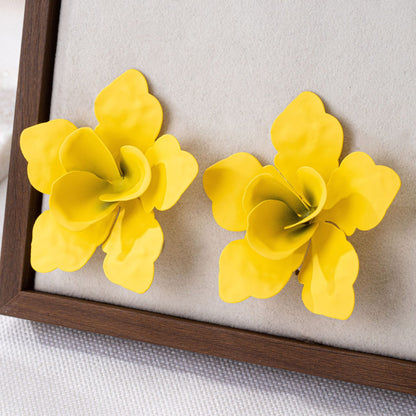 Charming Yellow Floral Earrings: Brighten Your Look!