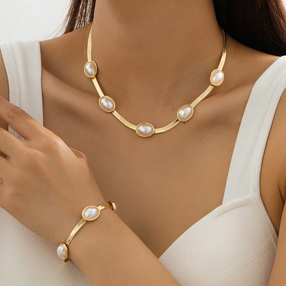 Elegant Pearl and Gold Jewelry Set: Timeless Beauty for Any Occasion!