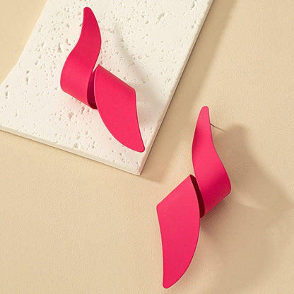 Vibrant Statement Earrings: Sculptural Elegance!