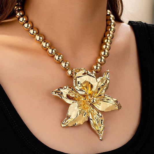 Bold Floral Statement Necklace: Golden Glamour!
