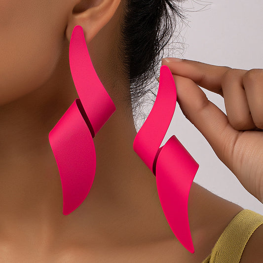 Vibrant Statement Earrings: Sculptural Elegance!