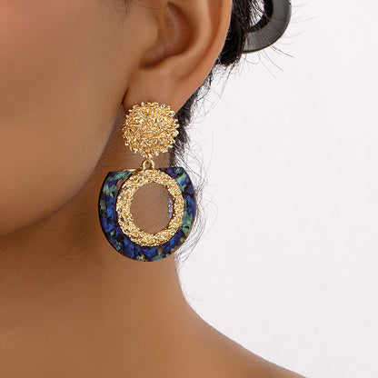 Statement Geometric Earrings: Bold and Beautiful!