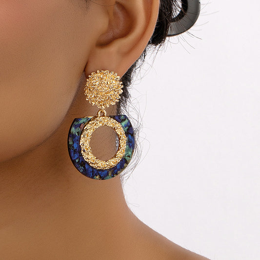 Statement Geometric Earrings: Bold and Beautiful!