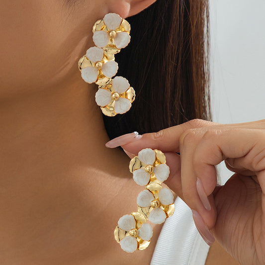 Artistic Floral Earrings: Nature-Inspired Elegance!