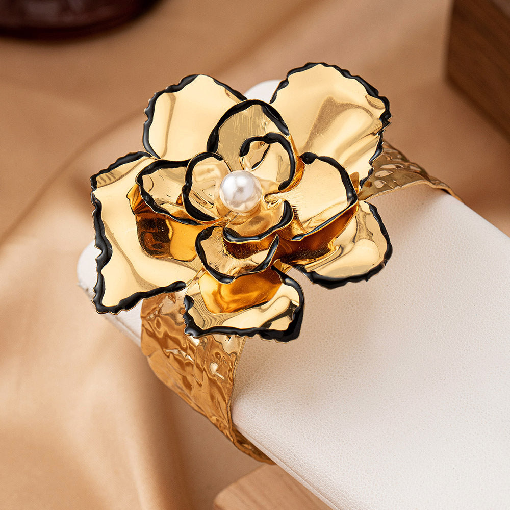 European and American Cross-Border New Niche Design Black Edge Glaze Flower Inlaid Pearl Open Bracelet Elegant Fashion