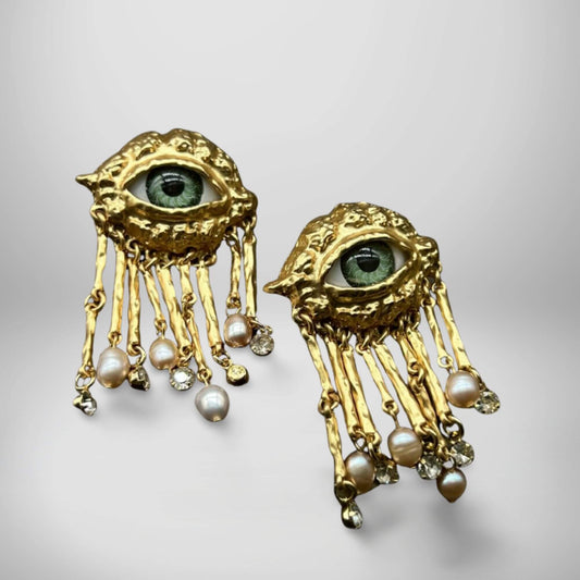 Eye earrings
