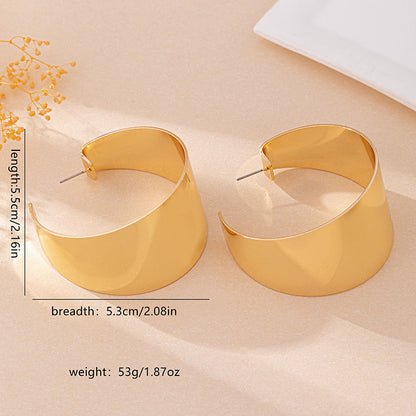Classic Gold Hoop Earrings: Timeless Elegance!