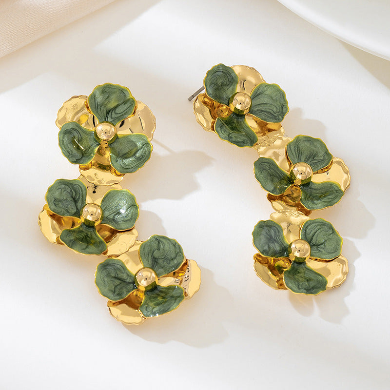Artistic Floral Earrings: Nature-Inspired Elegance!