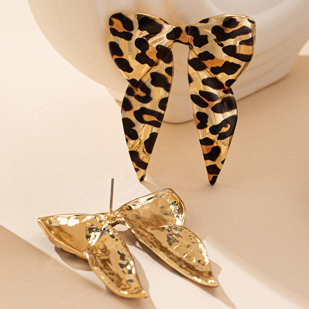 Chic Leopard Print Bow Earrings: A Fun Touch of Style!