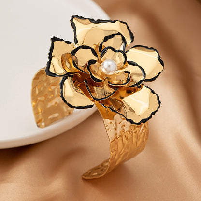 European and American Cross-Border New Niche Design Black Edge Glaze Flower Inlaid Pearl Open Bracelet Elegant Fashion