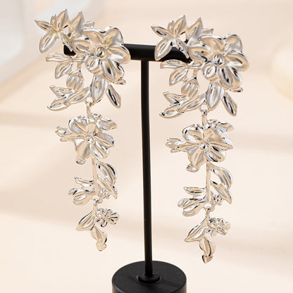 Floral Drop Earrings: Elegance in Every Petal!