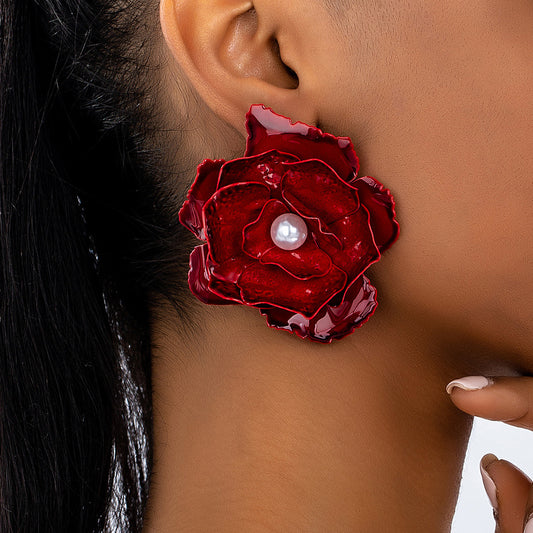 Elegant Red Flower Earrings: Bold &amp; Beautiful!