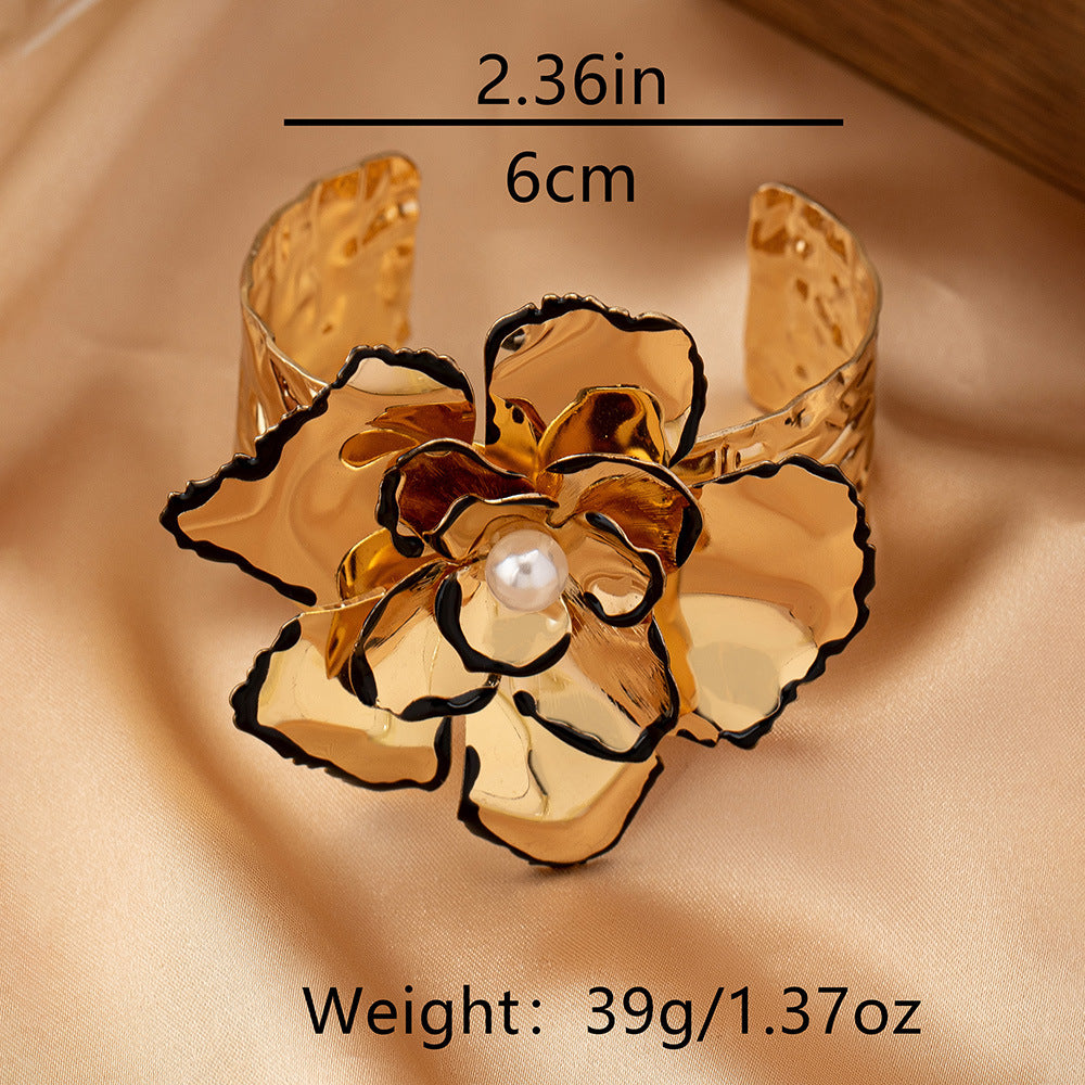 European and American Cross-Border New Niche Design Black Edge Glaze Flower Inlaid Pearl Open Bracelet Elegant Fashion