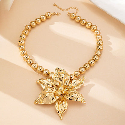 Bold Floral Statement Necklace: Golden Glamour!