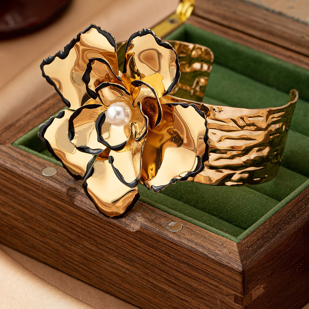 European and American Cross-Border New Niche Design Black Edge Glaze Flower Inlaid Pearl Open Bracelet Elegant Fashion