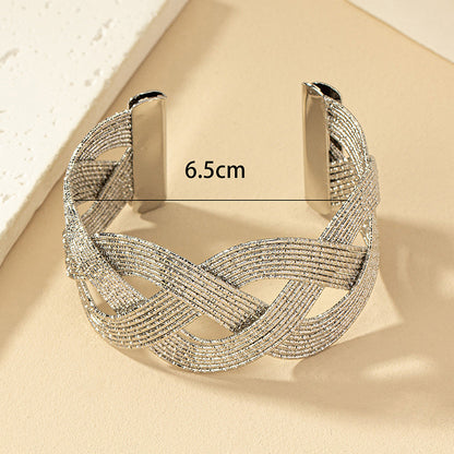 Elegant Braided Gold Cuff Bracelet: Timeless Beauty!